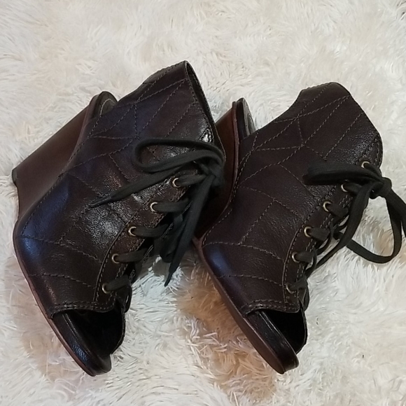Fossil wedge booties, size 8 1/2 - Picture 1 of 8